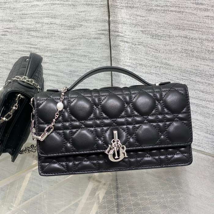 DIOR ラムレザー、チェーン レター ブラック、シルバー ハンドバッグ、チェーンバッグ クラシック 21.0x11.0x5.0cm サイズ:21x11cm