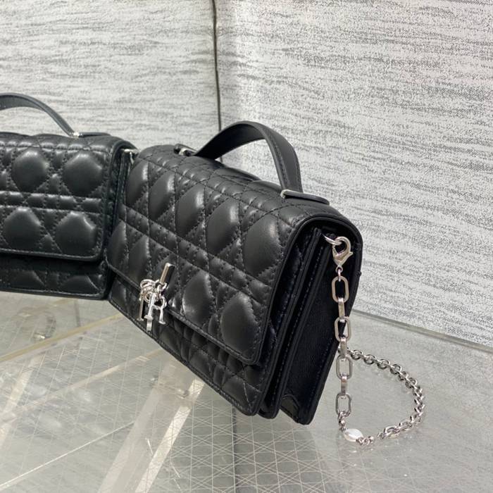 DIOR ラムレザー、チェーン レター ブラック、シルバー ハンドバッグ、チェーンバッグ クラシック 21.0x11.0x5.0cm サイズ:21x11cm