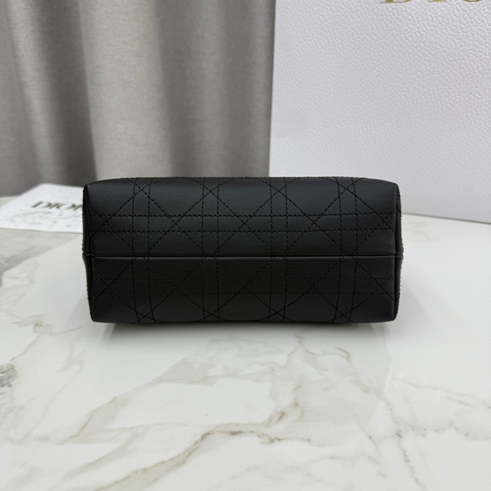 DIOR ラムレザー、レザー、チェーン グレンチェック、レター、ビーズ ブラック、ホワイト、ゴールド 斜め掛けバッグ、ショルダーバッグ、ハンドバッグ ミニ 新作 サイズ:18.5x13x8.5cm