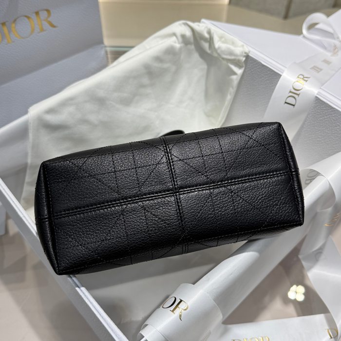 DIOR イエロー、ゴールド 脇下バッグ 小 22.0x15.0x9.5cm サイズ:22x15x9.5cm