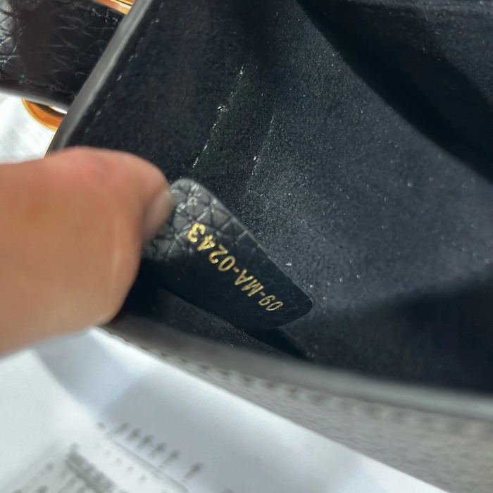 DIOR 9337 カーフレザー、スエード、レザー レター ブラック、ベージュ 斜め掛けバッグ、ショルダーバッグ、ハンドバッグ 中 新作 22.0x17.0x6.0cm サイズ:22x17cm