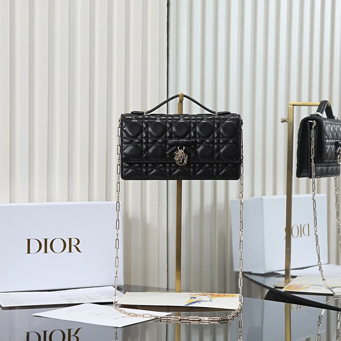 DIOR 0984 ラムレザー、チェーン レター、リボン ブラック 斜め掛けバッグ、ハンドバッグ、チェーンバッグ クラシック 21.0x11.5x4.5cm サイズ:21x11.5x4.5cm