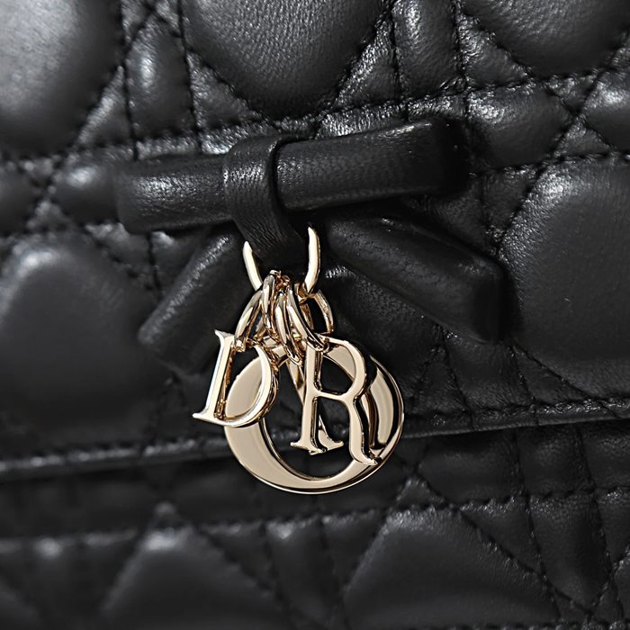 DIOR 0984 ラムレザー、チェーン レター、リボン ブラック 斜め掛けバッグ、ハンドバッグ、チェーンバッグ クラシック 21.0x11.5x4.5cm サイズ:21x11.5x4.5cm