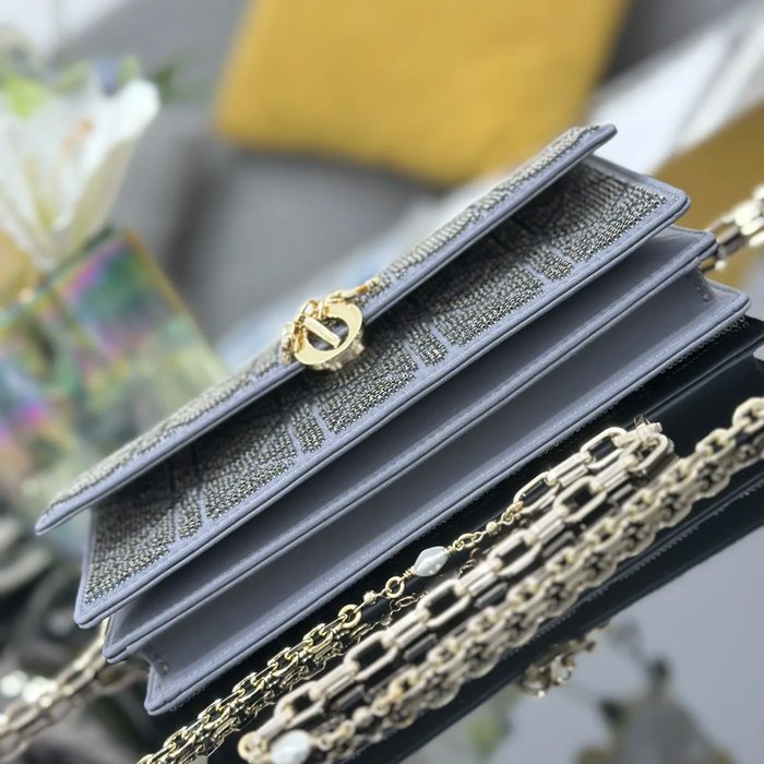 DIOR チェーン 刺繍、レター グレー、ベージュ 斜め掛けバッグ、ショルダーバッグ、ハンドバッグ 新作 クラシック 21.0x11.5x4.0cm サイズ:21x11.5cm