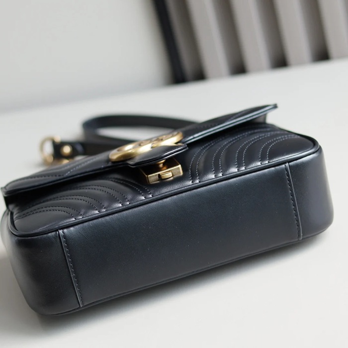 GUCCI 446744 カーフレザー チェーンバッグ GG、マルモント 23x14cm サイズ:23x14cm