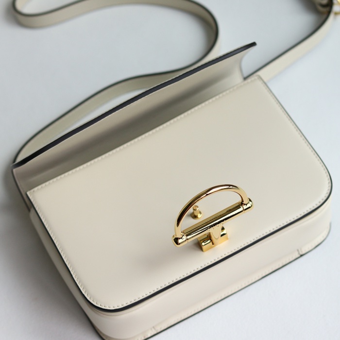GUCCI 846705 レザー ホワイト、ゴールド ショルダーバッグ 馬銜、クラシック 22cm サイズ:22.5x14x8cm
