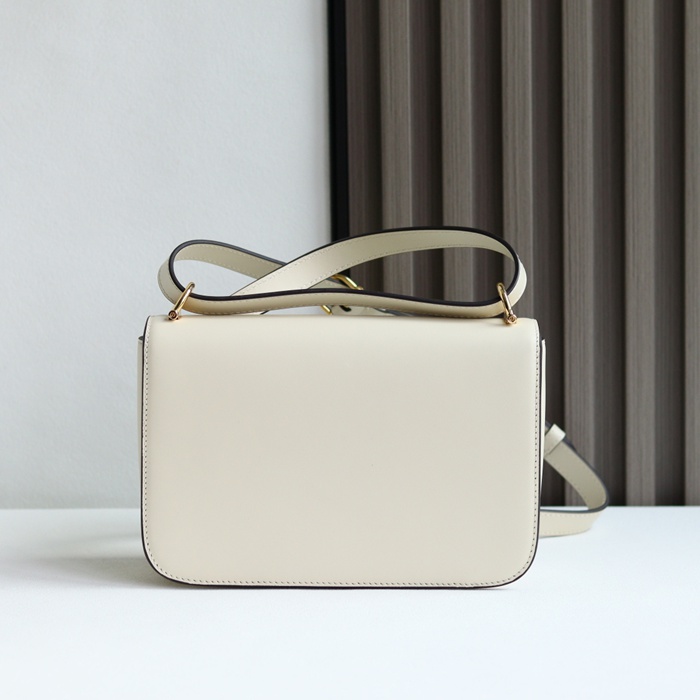 GUCCI 846705 レザー ホワイト、ゴールド ショルダーバッグ 馬銜、クラシック 22cm サイズ:22.5x14x8cm