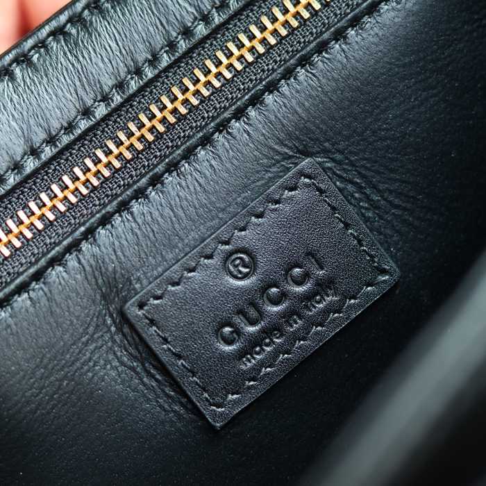GUCCI 846705 レザー ゴールド ショルダーバッグ 馬銜、クラシック 22cm サイズ:22.5x14x8cm