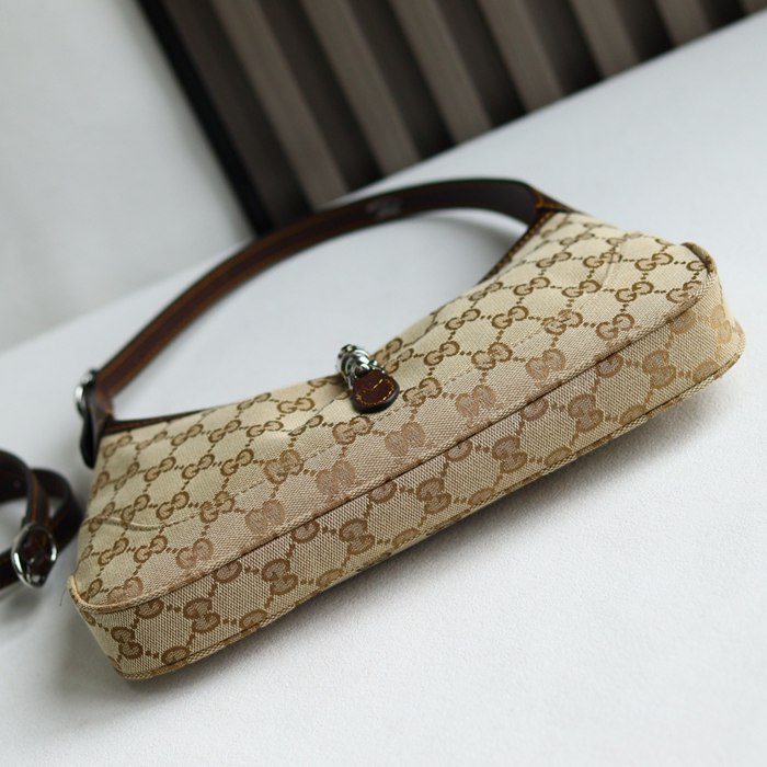 GUCCI 863137 GGキャンバス、キャンバス ブラック、ブラウン、ベージュ 脇下バッグ GG、クラシック、新作 27x13cm サイズ:27x13cm