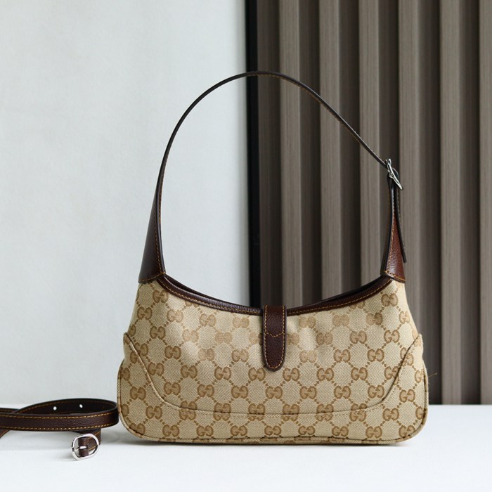GUCCI 863137 GGキャンバス、キャンバス ブラック、ブラウン、ベージュ 脇下バッグ GG、クラシック、新作 27x13cm サイズ:27x13cm