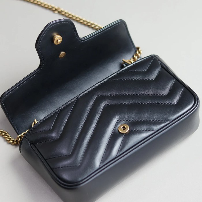 GUCCI 806017 斜め掛けバッグ、ショルダーバッグ、ハンドバッグ GG 21x12cm サイズ:21x12cm