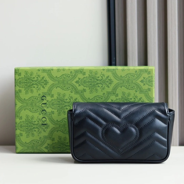 GUCCI 806017 斜め掛けバッグ、ショルダーバッグ、ハンドバッグ GG 21x12cm サイズ:21x12cm