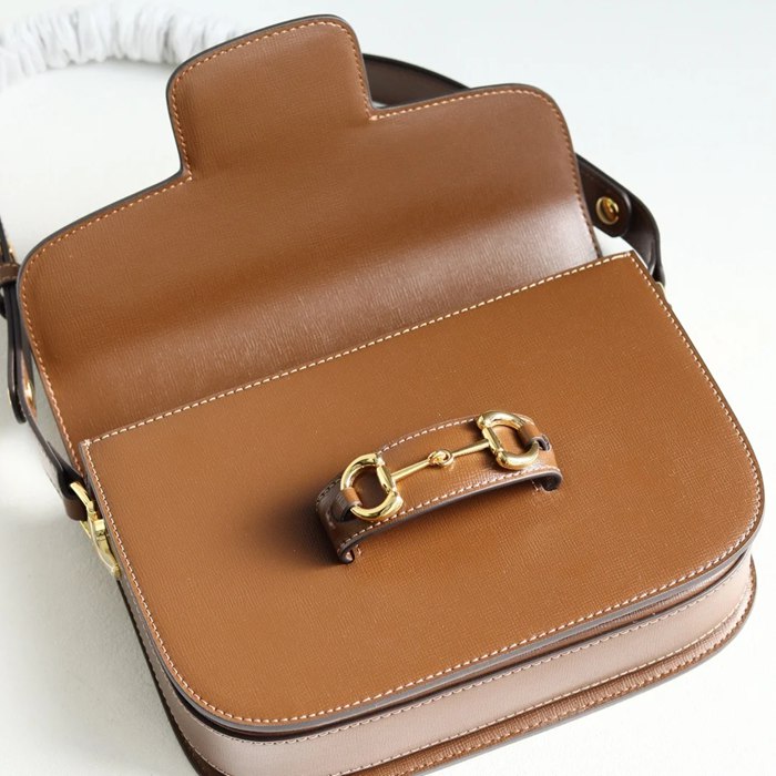 GUCCI 602204 ブラウン 斜め掛けバッグ 馬銜 25x18cm サイズ:25x18cm