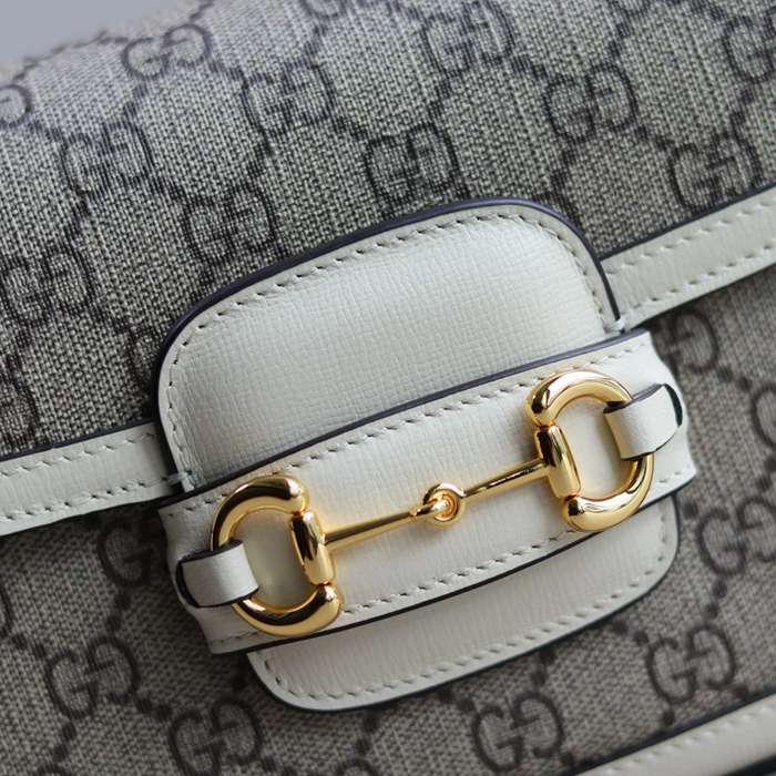 GUCCI 658574 キャンバス ホワイト 斜め掛けバッグ 20x14cm サイズ:20.5x14x5cm