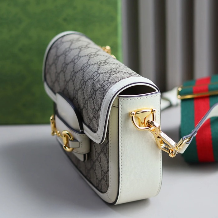 GUCCI 658574 キャンバス ホワイト 斜め掛けバッグ 20x14cm サイズ:20.5x14x5cm
