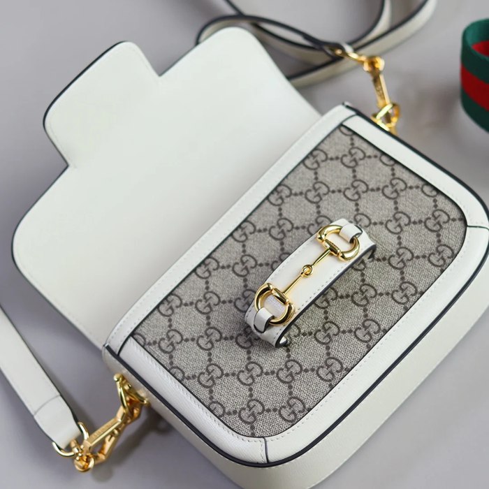 GUCCI 658574 キャンバス ホワイト 斜め掛けバッグ 20x14cm サイズ:20.5x14x5cm