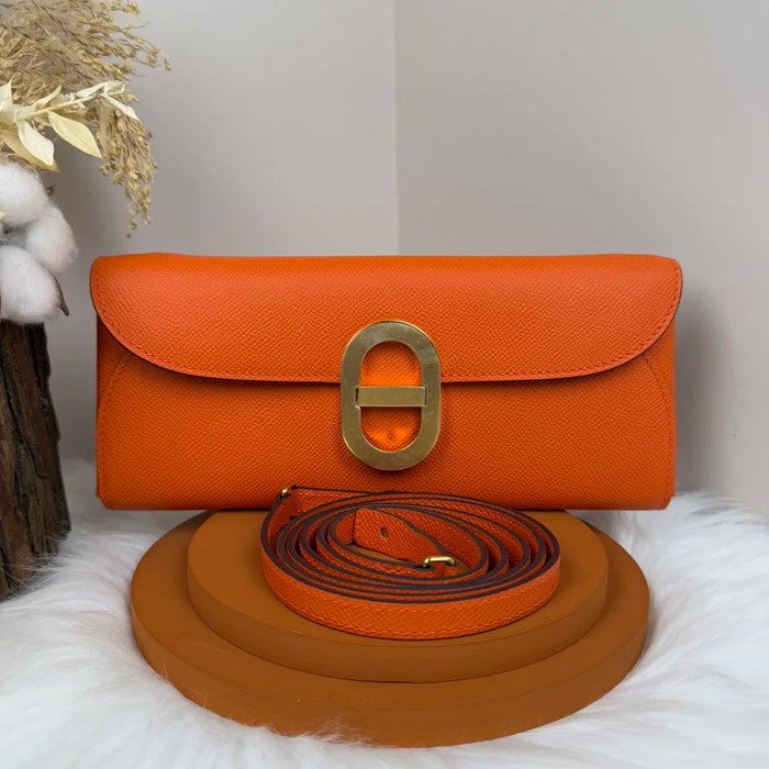 HERMES カーフスキン オレンジ 斜め掛けバッグ セミハンドメイド 金具ゴールド/シルバー 10×2.5cm サイズ:24×10×2.5cm
