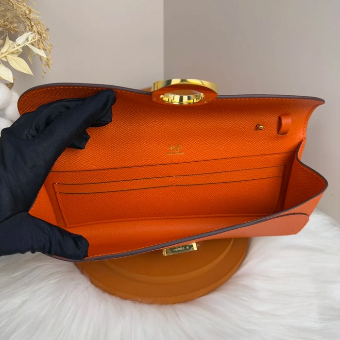 HERMES カーフスキン オレンジ 斜め掛けバッグ セミハンドメイド 金具ゴールド/シルバー 10×2.5cm サイズ:24×10×2.5cm