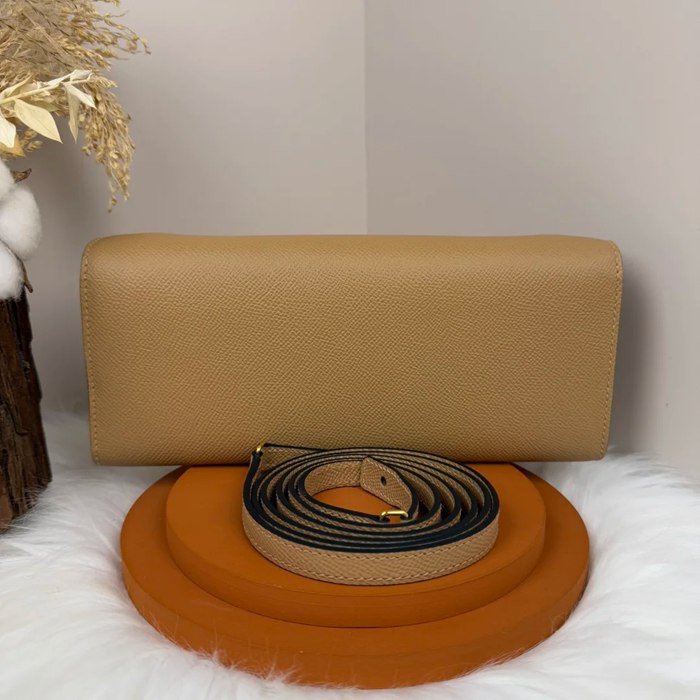 HERMES カーフスキン 斜め掛けバッグ セミハンドメイド 金具ゴールド/シルバー 10×2.5cm サイズ:24×10×2.5cm