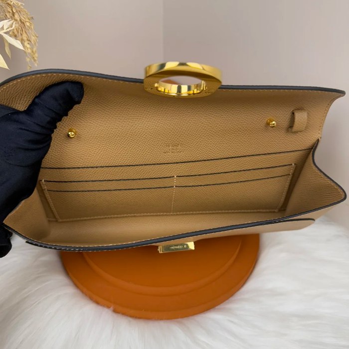 HERMES カーフスキン 斜め掛けバッグ セミハンドメイド 金具ゴールド/シルバー 10×2.5cm サイズ:24×10×2.5cm