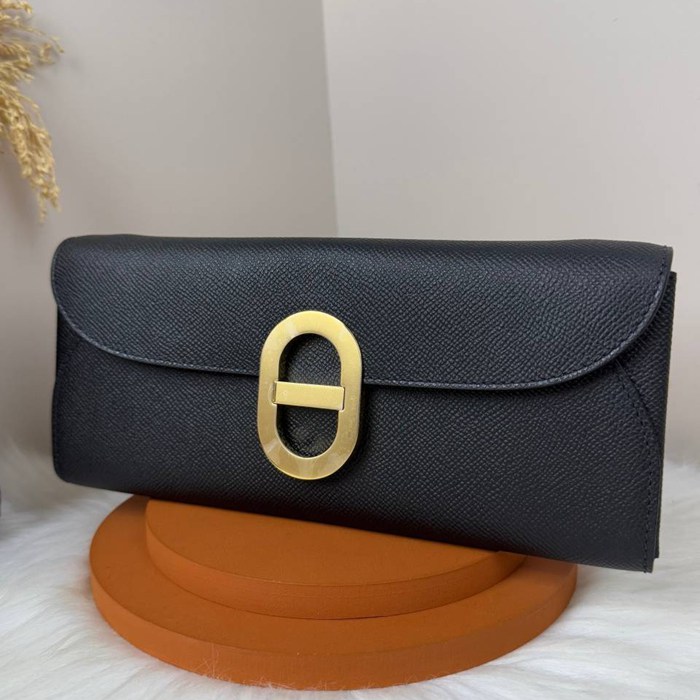 HERMES カーフスキン ブラック 斜め掛けバッグ セミハンドメイド 金具ゴールド/シルバー 10×2.5cm サイズ:24×10×2.5cm