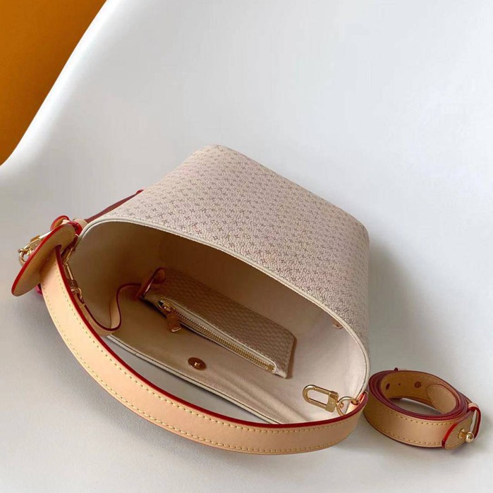 LOUIS VUITTON M15130 牛皮 モノグラム ハンドバッグ 18x16x12cm サイズ:18x16x12cm