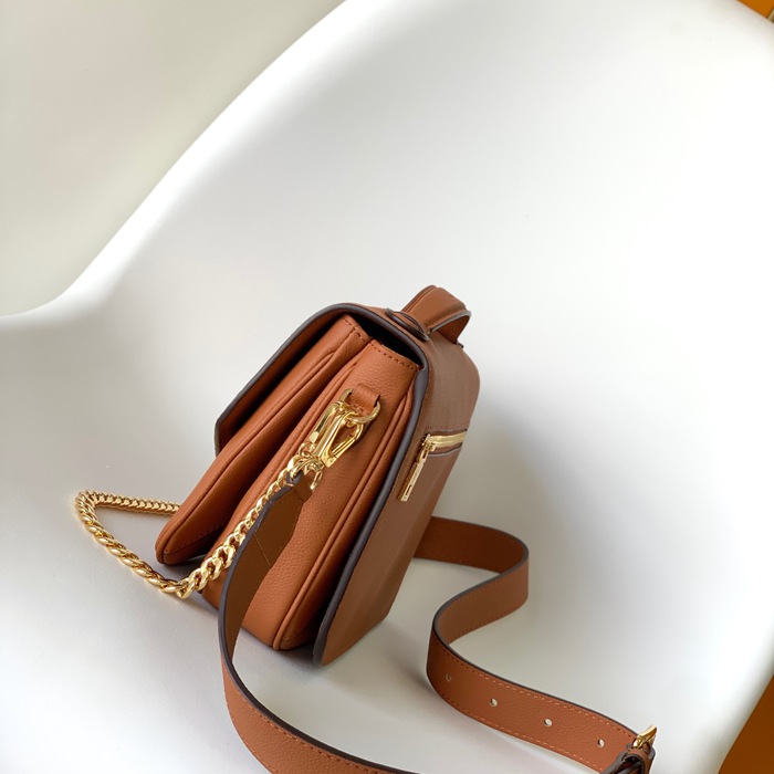LOUIS VUITTON M22952 牛皮 ブラック ハンドバッグ チェーン 22x16x9.5cm サイズ:22x16x9.5cm
