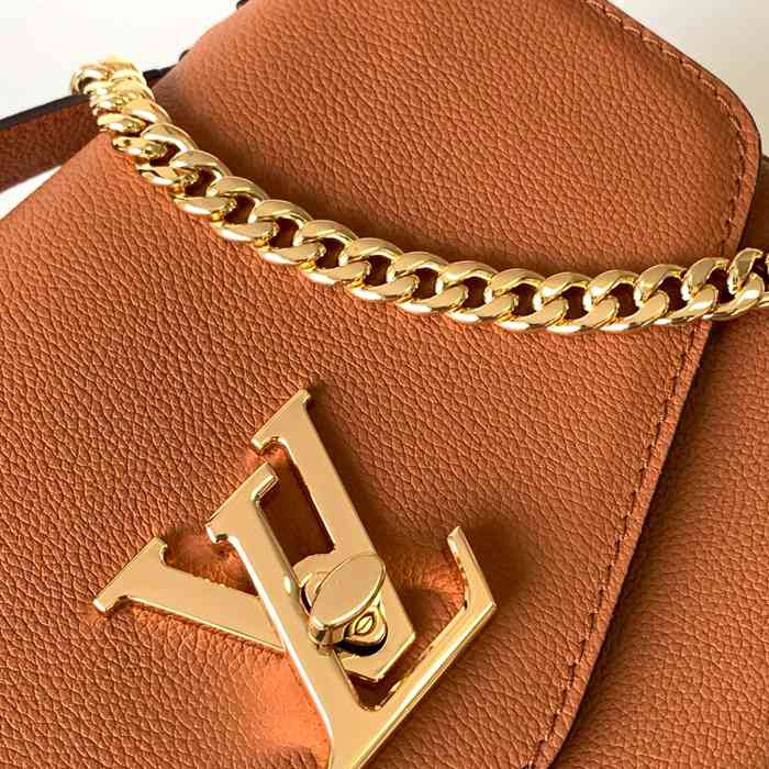 LOUIS VUITTON M22952 牛皮 ブラック ハンドバッグ チェーン 22x16x9.5cm サイズ:22x16x9.5cm