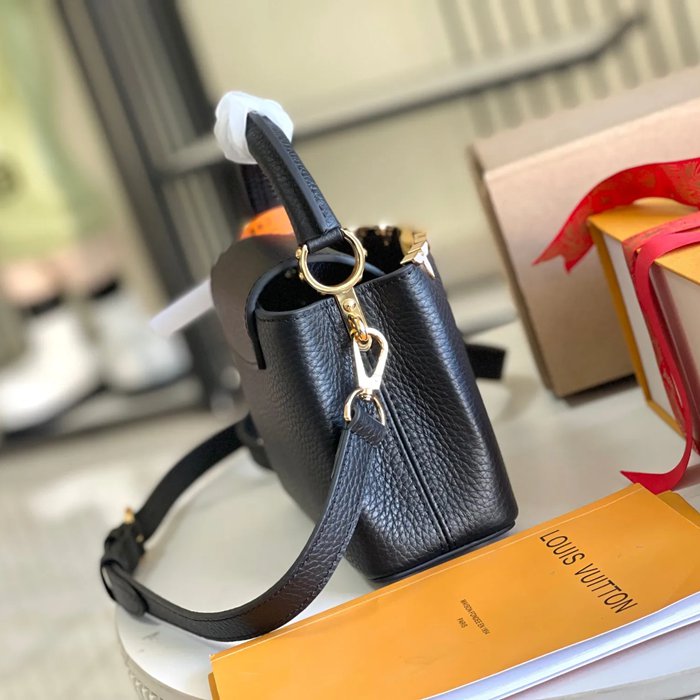 LOUIS VUITTON M23263 PU モノグラム ブラック 斜め掛けバッグ 斜め掛け 21x14cm サイズ:21x14cm