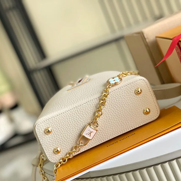 LOUIS VUITTON M23950 モノグラム ホワイト 斜め掛けバッグ 斜め掛けチェーン 21x14cm サイズ:21x14cm