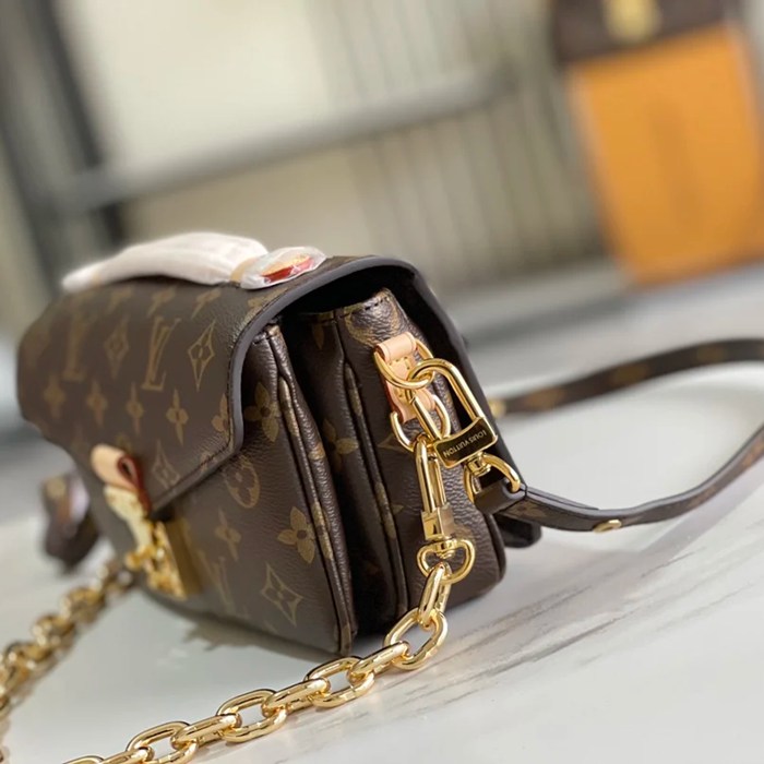 LOUIS VUITTON M46279 モノグラム 斜め掛けバッグ 斜め掛けフラップ 21.5x13.5cm サイズ:21.5x13.5cm
