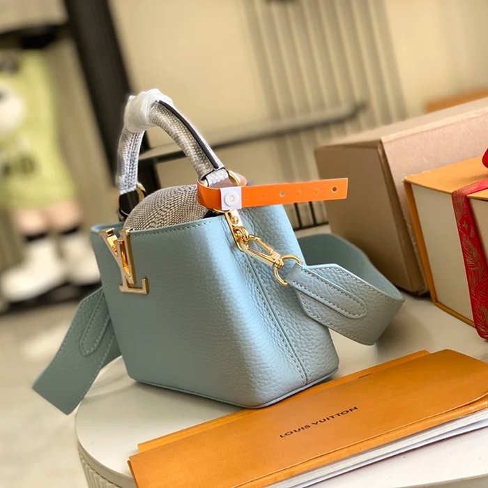 LOUIS VUITTON M21165 スネークレザー 斜め掛けバッグ 斜め掛け手提げフラップ 21x14cm サイズ:21x14cm