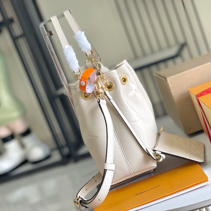 LOUIS VUITTON M47209 ホワイト 斜め掛けバッグ 斜め掛け手提げ 28x20x11cm サイズ:28x20x11cm