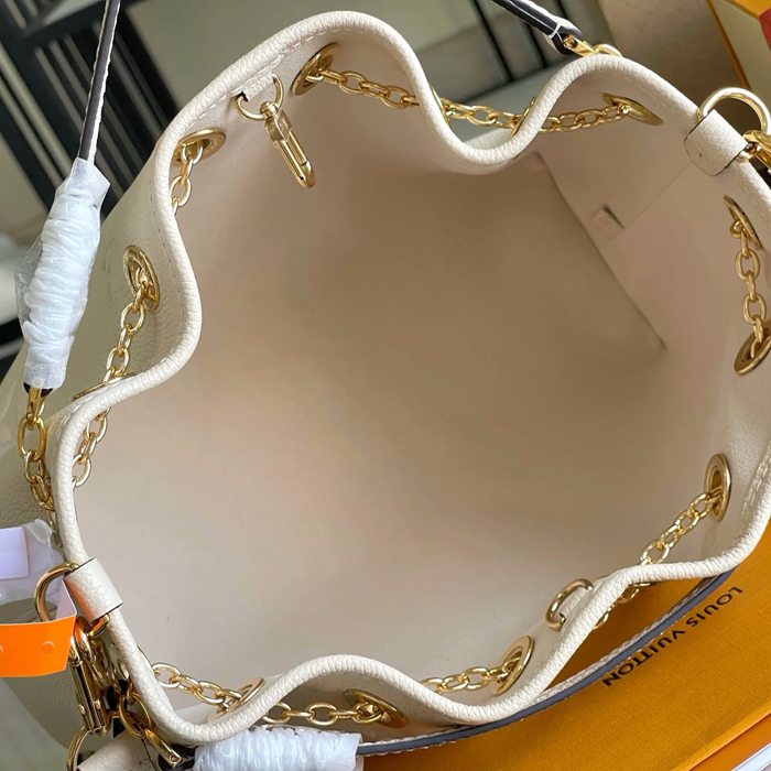 LOUIS VUITTON M47209 ホワイト 斜め掛けバッグ 斜め掛け手提げ 28x20x11cm サイズ:28x20x11cm