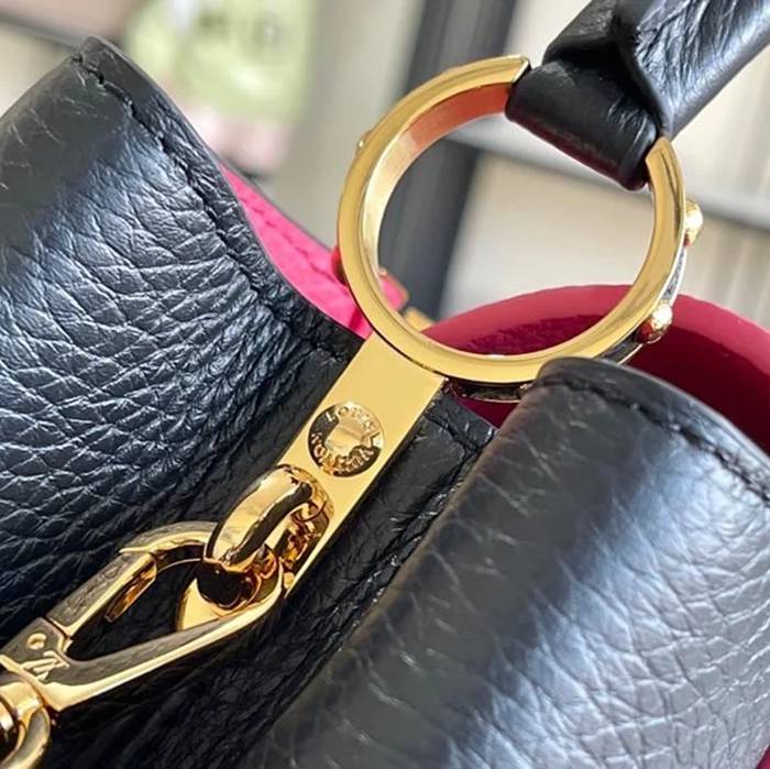 LOUIS VUITTON M59468 牛皮 ブラック 斜め掛けバッグ 斜め掛け手提げ 27x18cm サイズ:27x18cm