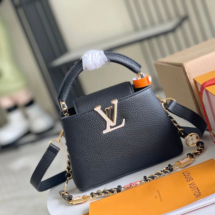 LOUIS VUITTON M23951 ブラック 斜め掛けバッグ 斜め掛け手提げ 21x14cm サイズ:21x14cm