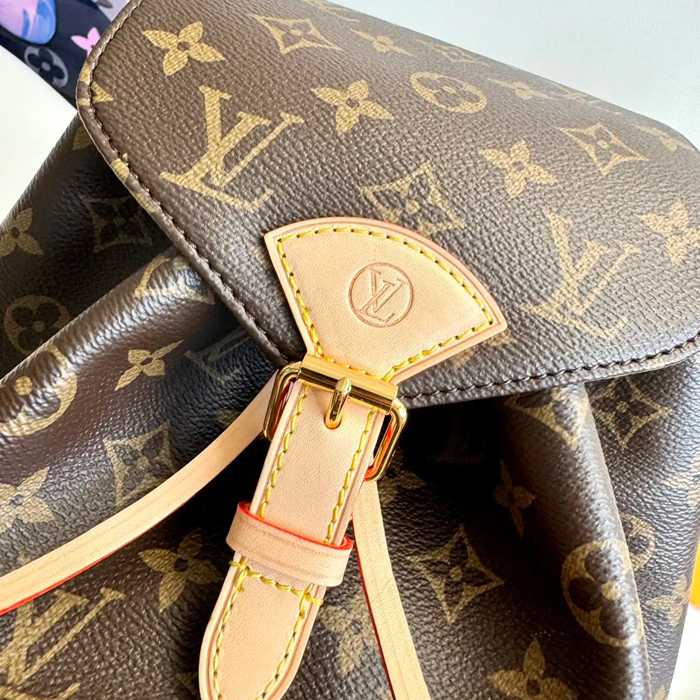 LOUIS VUITTON M11198 牛皮 キャンバス リュックサック リュック 30x28x18cm サイズ:30x28x18cm