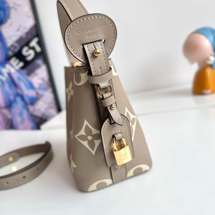 LOUIS VUITTON M13045 モノグラム 斜め掛けバッグ レディース斜め掛け 18x16x12cm サイズ:18x16x12cm