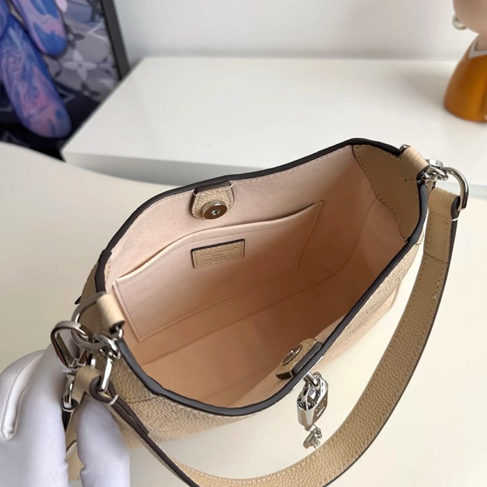 LOUIS VUITTON M27459 牛皮 モノグラム 斜め掛けバッグ レディース斜め掛け 25x20cm サイズ:25x20cm