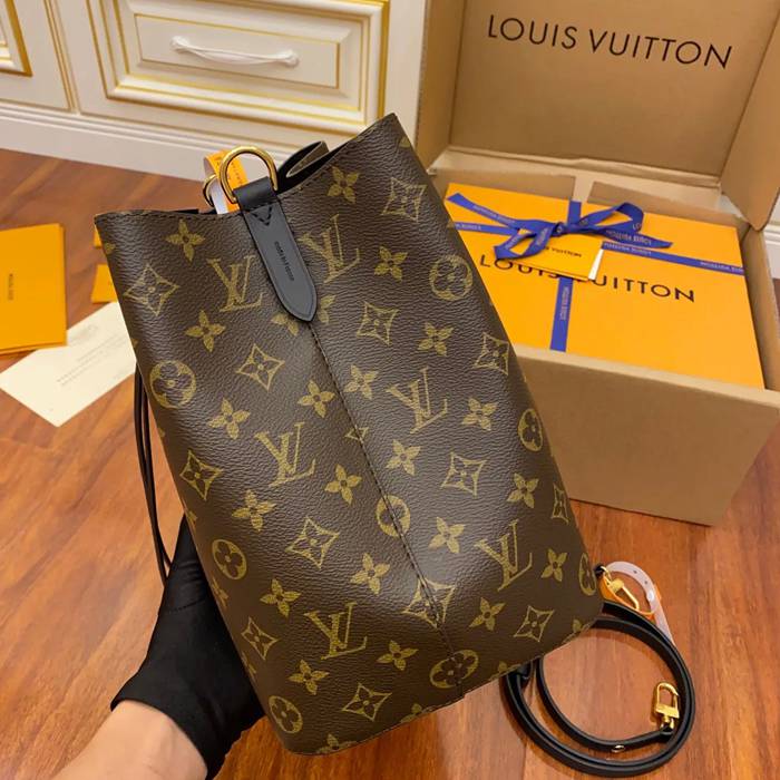 LOUIS VUITTON M44020 ボックスレザー 斜め掛けバッグ レディース斜め掛け 26x26x17.5cm サイズ:26x26x17.5cm