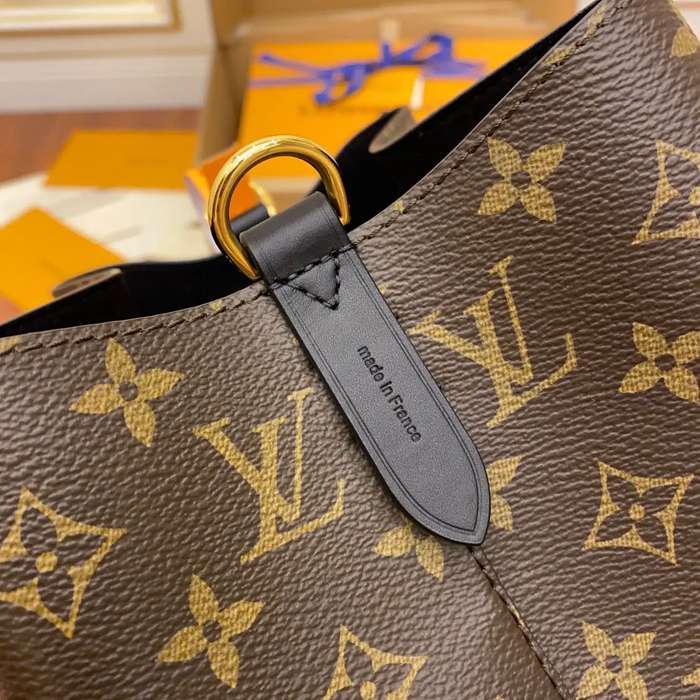 LOUIS VUITTON M44020 ボックスレザー 斜め掛けバッグ レディース斜め掛け 26x26x17.5cm サイズ:26x26x17.5cm