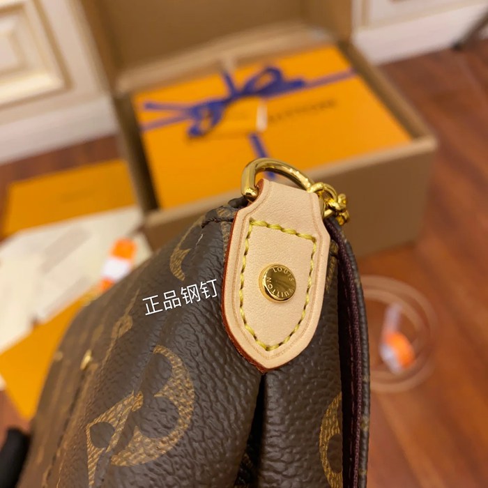 LOUIS VUITTON M40718 ボックスレザー 斜め掛けバッグ レディース斜め掛け 26x12cm サイズ:26x12cm