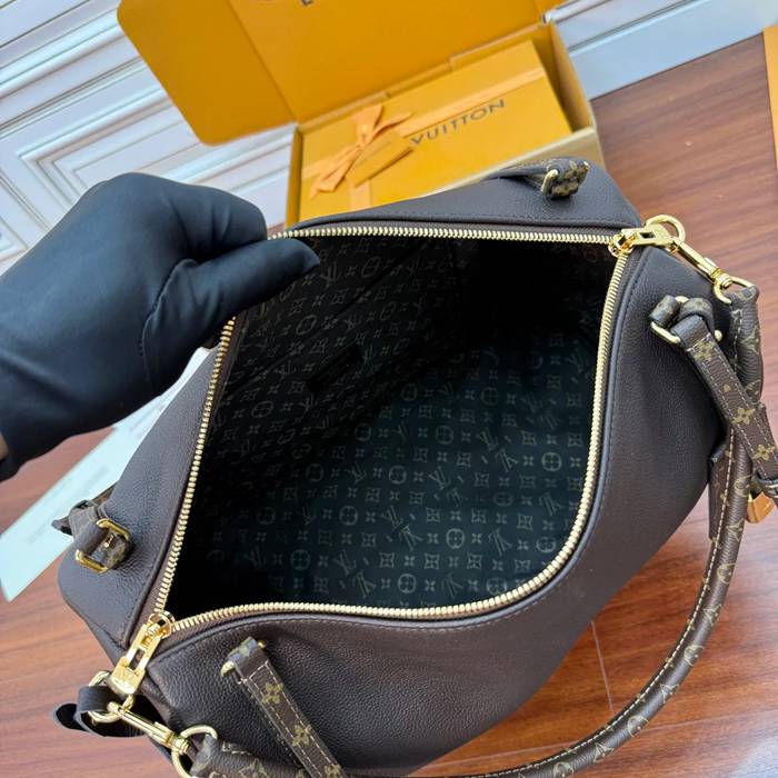 LOUIS VUITTON M26397 ボックスレザー 斜め掛けバッグ レディース斜め掛け 36x24x18.5cm サイズ:36x24x18.5cm