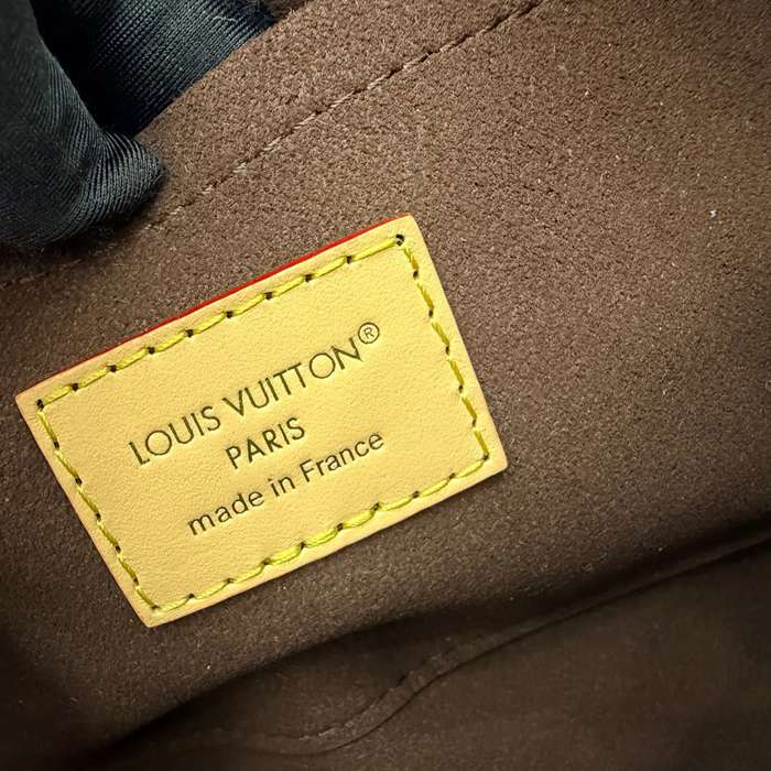 LOUIS VUITTON M28951 ボックスレザー 斜め掛けバッグ レディース斜め掛け 30x20x10cm サイズ:30x20x10cm