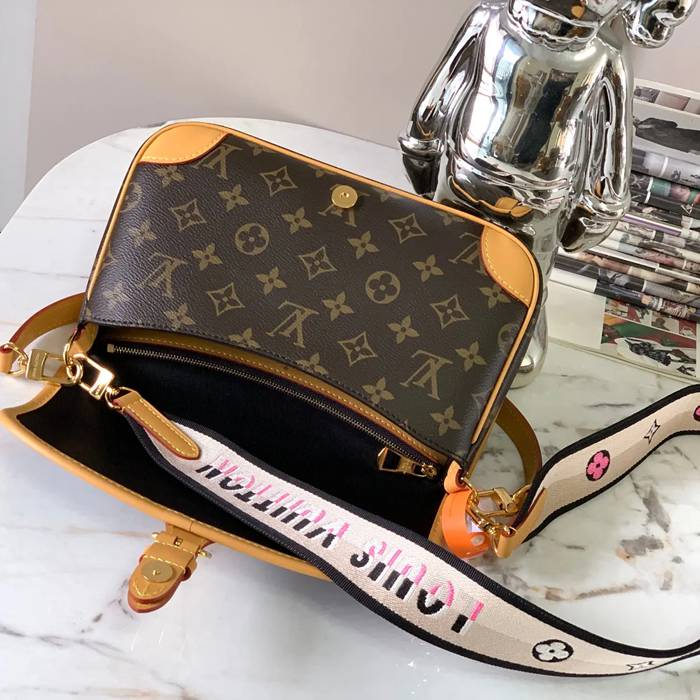 LOUIS VUITTON M45985 本革 斜め掛けバッグ レディース斜め掛け 24x15cm サイズ:24x15cm