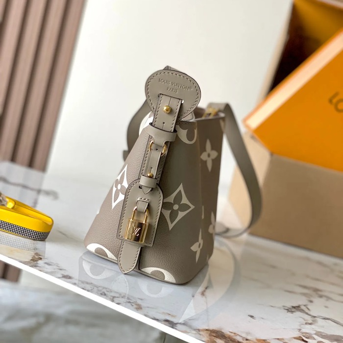 LOUIS VUITTON M13045 パターン グレー 斜め掛けバッグ レディース斜め掛け 18x16x12cm サイズ:18x16x12cm