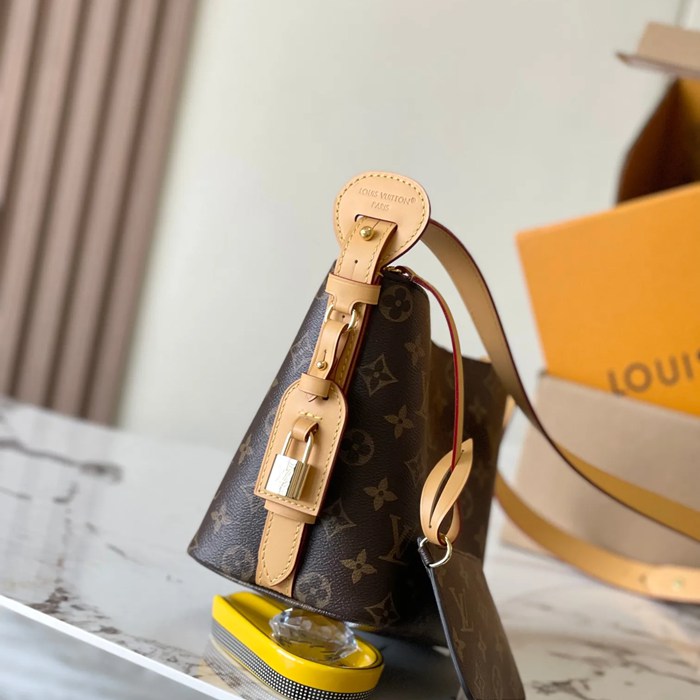 LOUIS VUITTON M12925 モノグラム 斜め掛けバッグ レディース斜め掛け 16x13.8x12cm サイズ:16x13.8x12cm