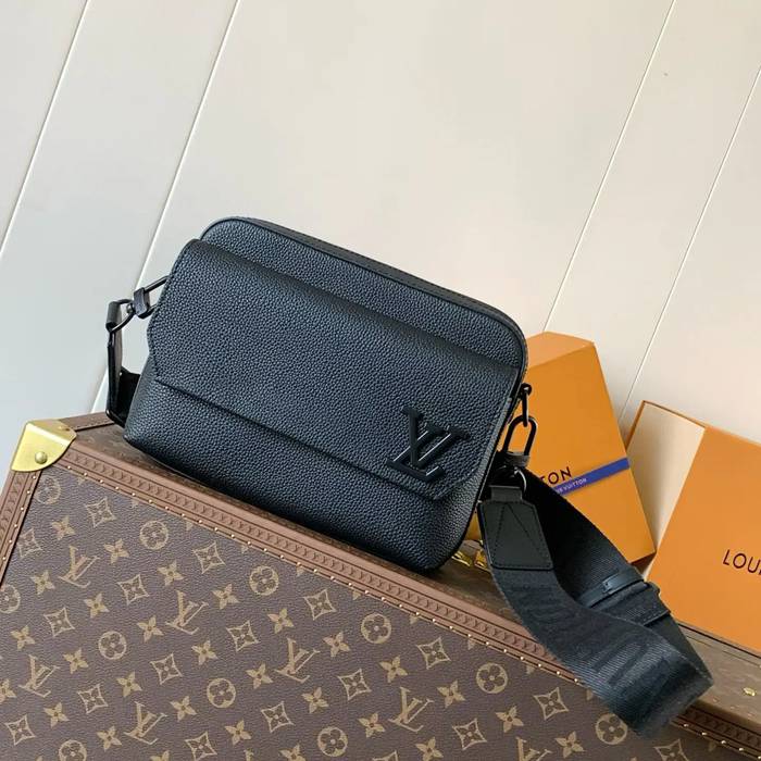 LOUIS VUITTON M22842 牛皮 ブラック 斜め掛けバッグ レディース斜め掛け 24x18cm サイズ:24x18cm