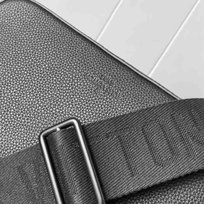 LOUIS VUITTON M22842 牛皮 ブラック 斜め掛けバッグ レディース斜め掛け 24x18cm サイズ:24x18cm