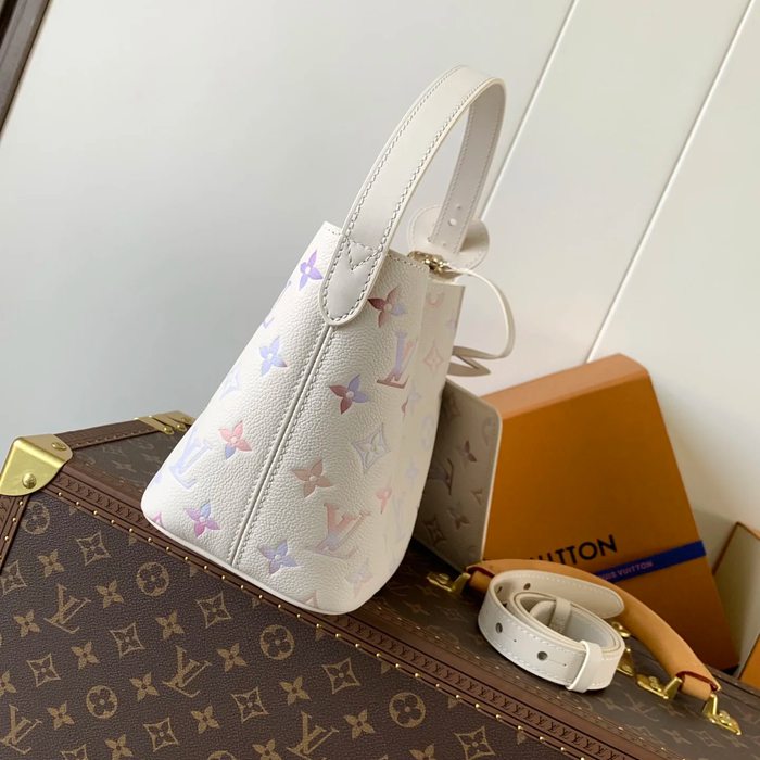 LOUIS VUITTON M25673 牛皮 モノグラム ショルダーバッグ レディースショルダー手提げ 18x16x12cm サイズ:18x16x12cm